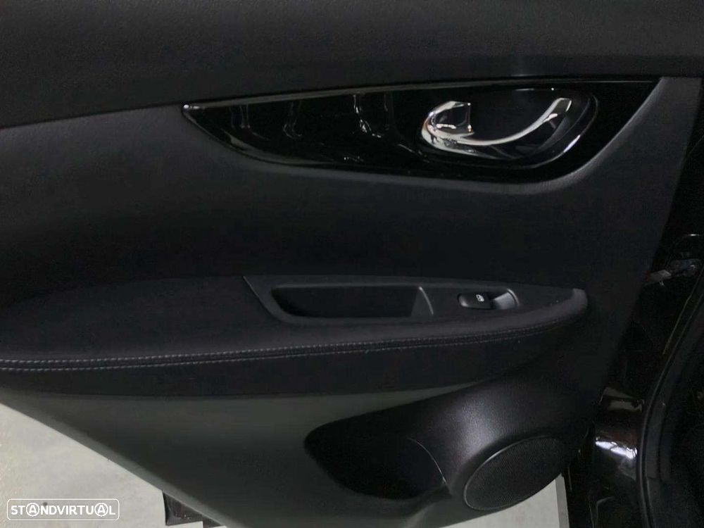 Nissan Qashqai 1.5 dCi N-Connecta J18 - 21