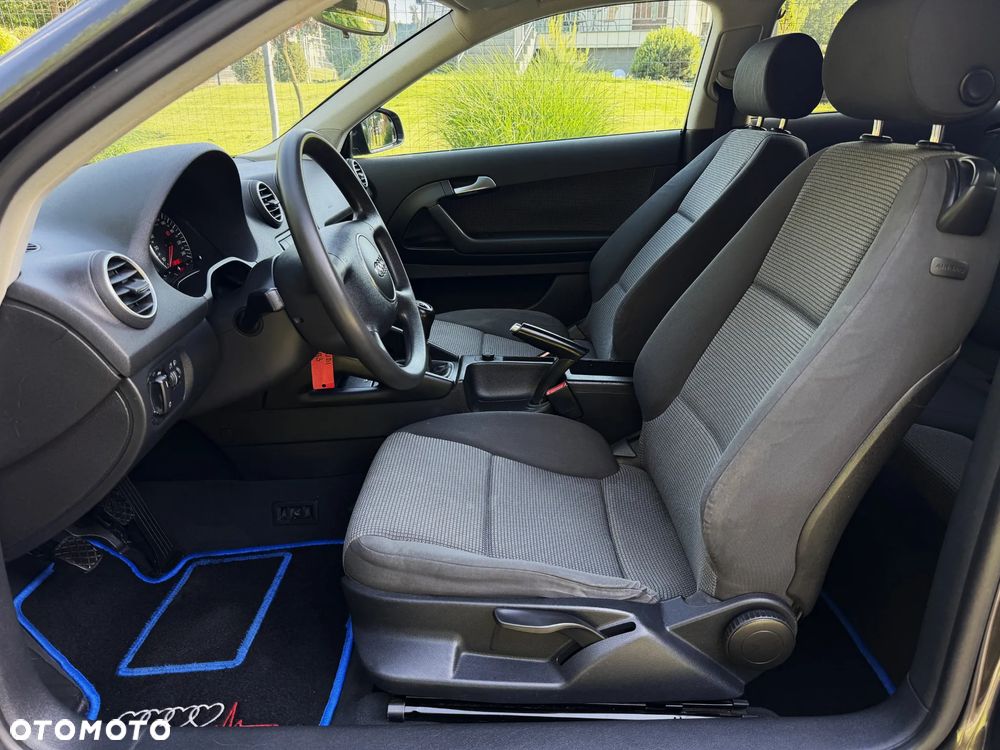 Audi A3 3-drzwiowe 1.6 FSI Ambition - 13
