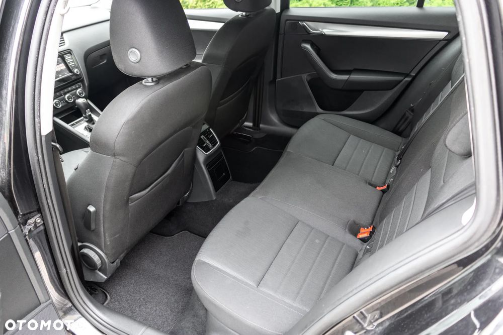 Skoda Octavia 2.0 TDI 4x4 Style DSG - 22