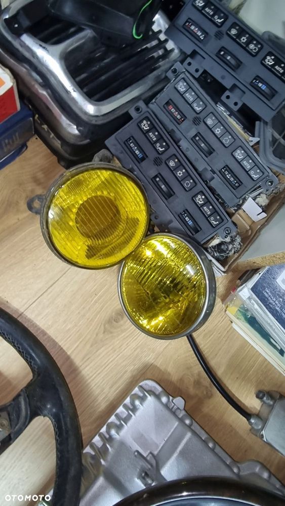 BMW E30 E32 E34 LAMPA PRZÓD YELLOW HELLA - 1