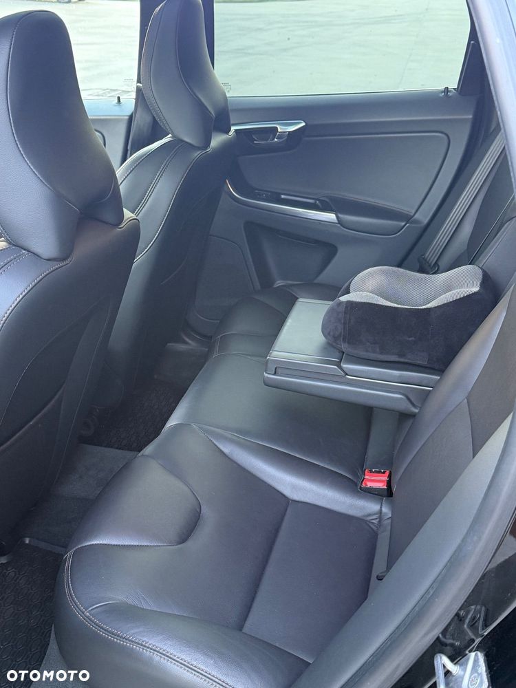 Volvo XC 60 D4 Geartronic Summum - 3