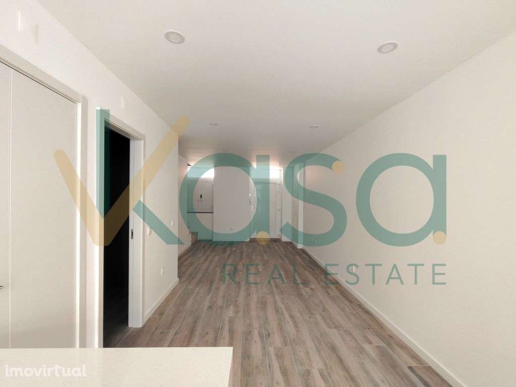 T1 com obras a decorrer - Ideal para habitação ou investimento - Grande imagem: 2/23