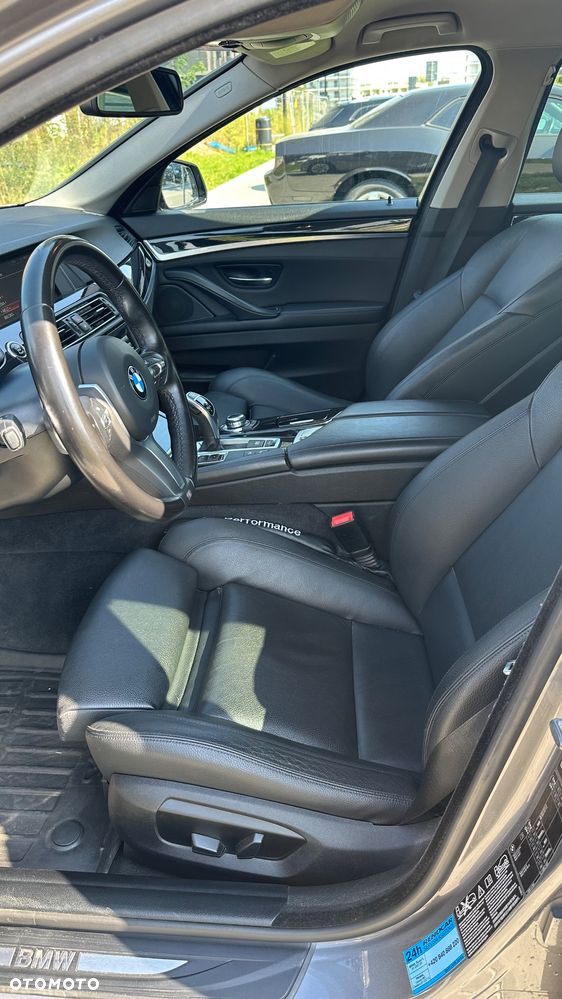 BMW Seria 5 530d xDrive - 9