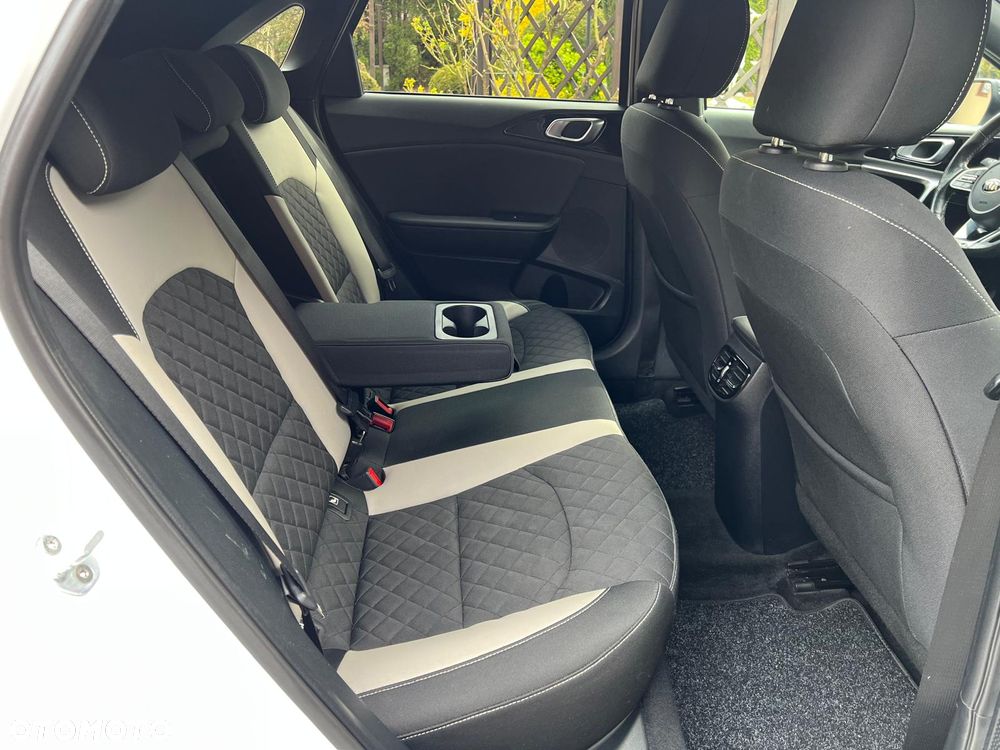 Kia Ceed 1.6 CRDi DCT GT Line - 34