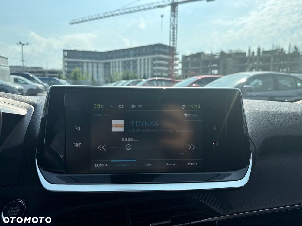 Peugeot 2008 50kWh Allure - 19
