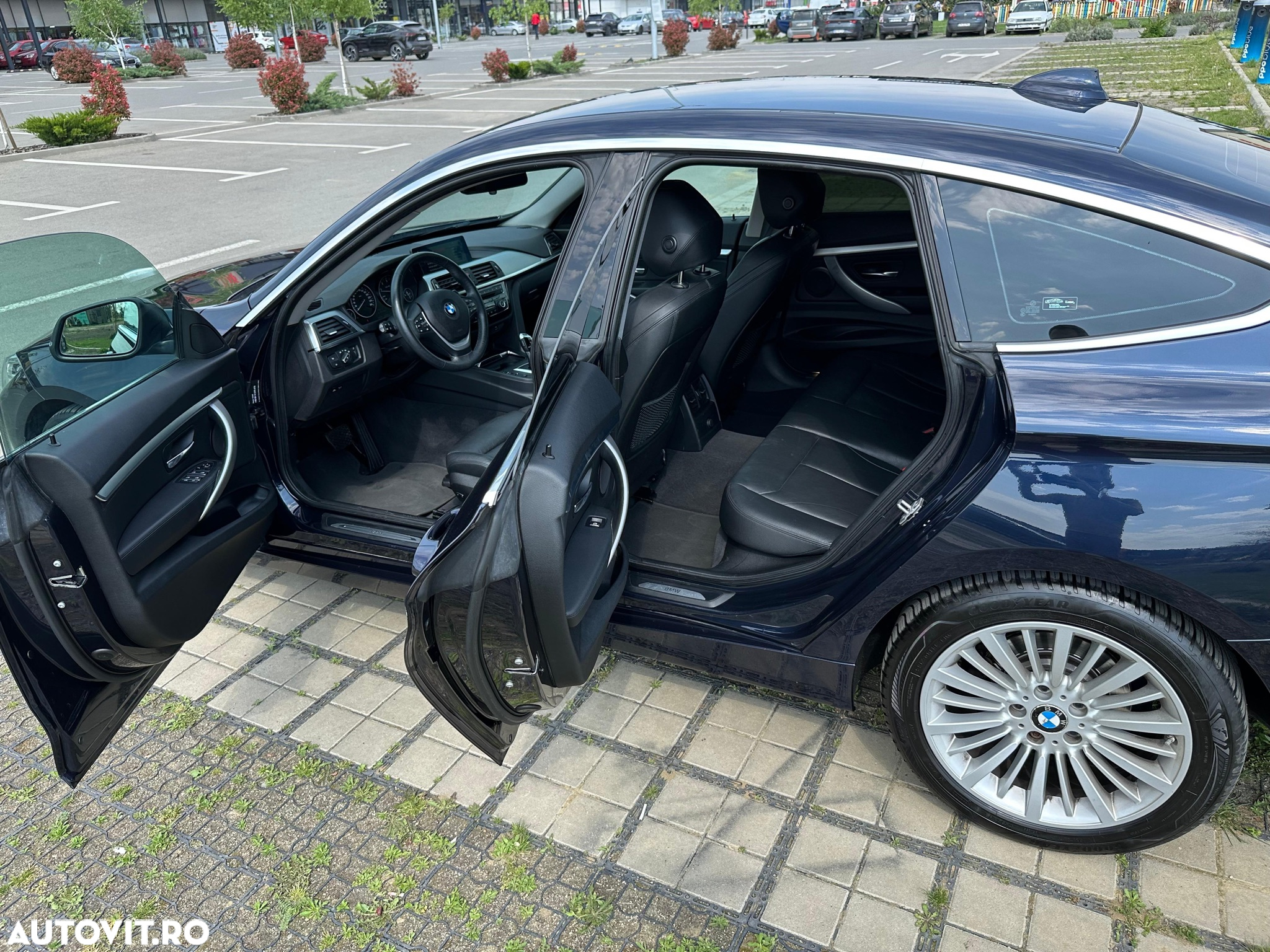 BMW Seria 3 320d xDrive GT Aut. Luxury Line - 9