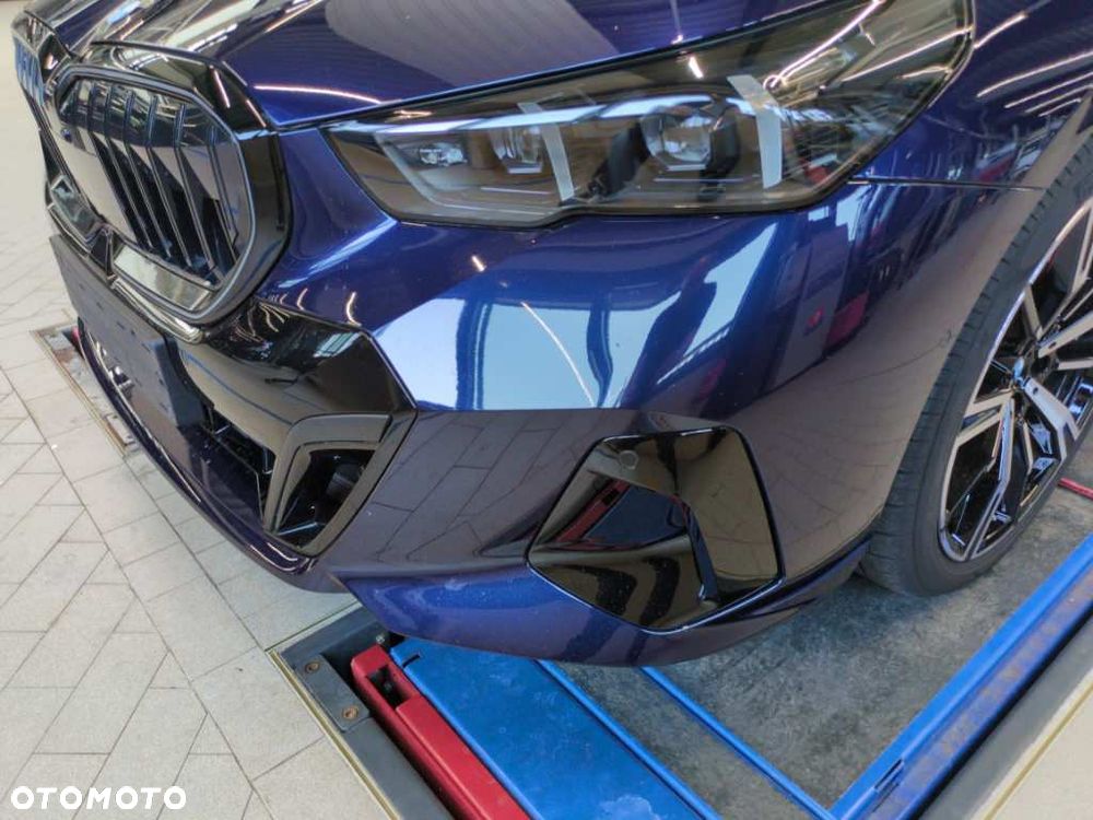 BMW Seria 5 540d xDrive mHEV M Sport - 8