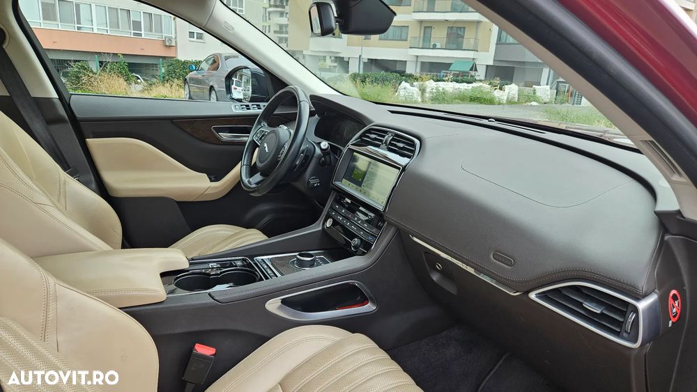 Jaguar F-Pace 30d AWD Portfolio - 8