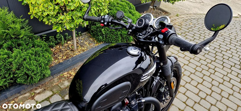Triumph Bonneville - 19