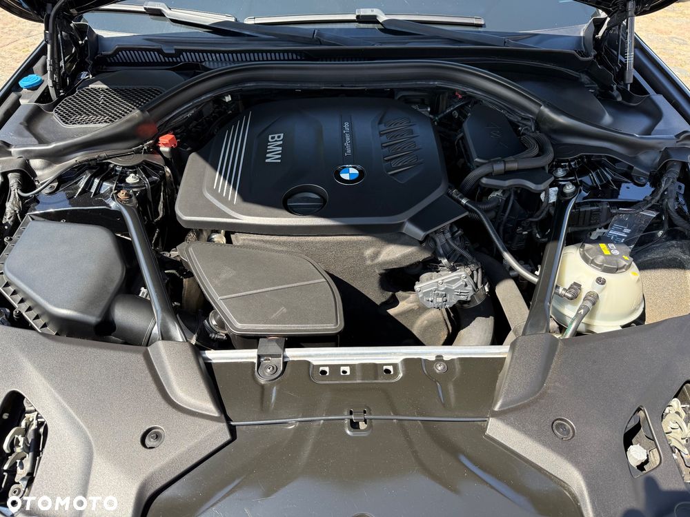 BMW Seria 5 520d xDrive Luxury Line sport - 11