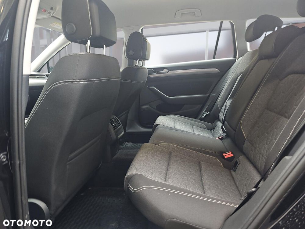 Volkswagen Passat Variant 1.5 TSI EVO Business DSG - 10