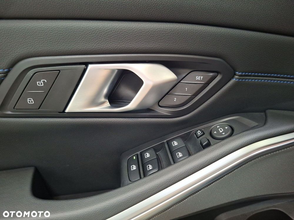 BMW Seria 3 - 24
