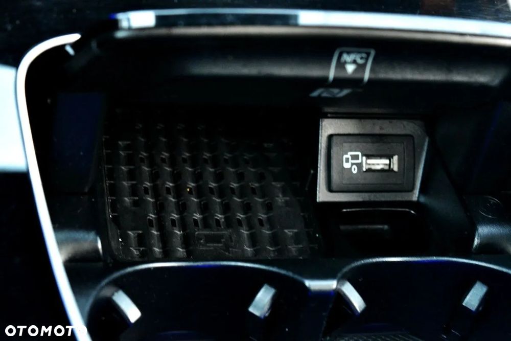 Mercedes-Benz Klasa E 250 9G-TRONIC AMG Line - 23