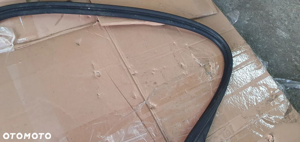 Uszczelka klapy bagażnika Audi A4 B9 Kombi 8W9827705B - 5