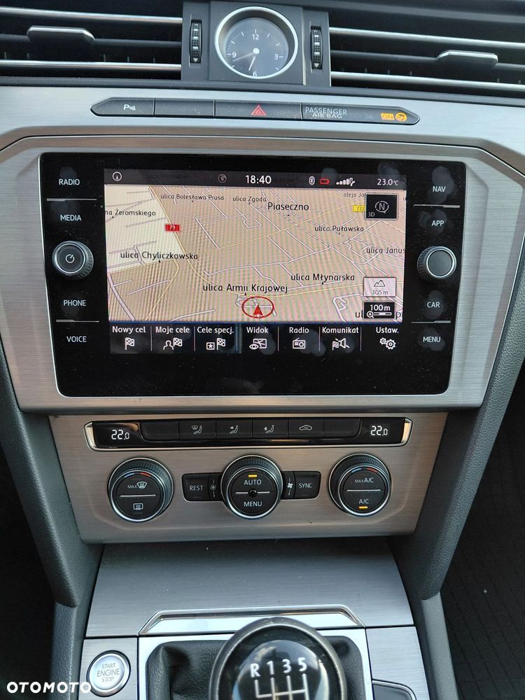 Volkswagen Passat - 25
