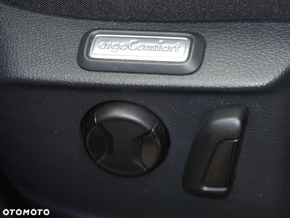 Volkswagen Passat 2.0 TDI EVO Business DSG - 32