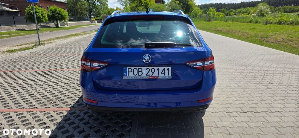 Skoda Superb 2.0 TDI DSG Style - 6