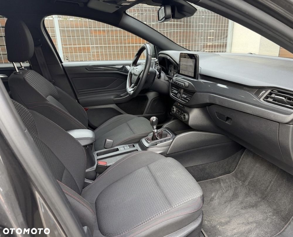 Ford Focus 1.5 EcoBoost ST-Line - 8