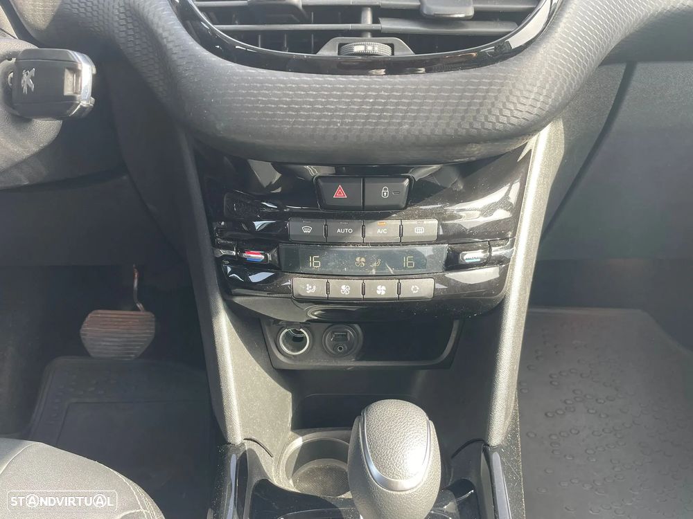 Peugeot 2008 PureTech 110 Stop&Start EAT6 Allure - 17