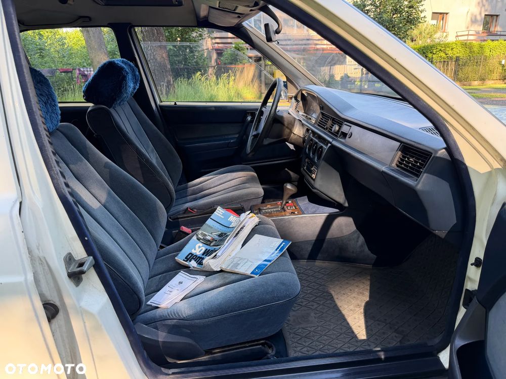 Mercedes-Benz W201 (190) - 27