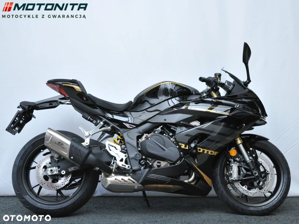 QJMOTOR SRK 800RR - 13