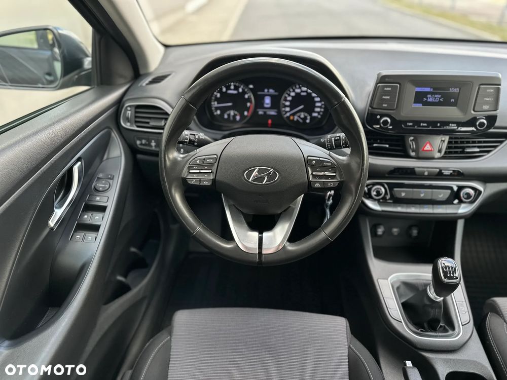 Hyundai i30 1.5 DPI Classic + - 7