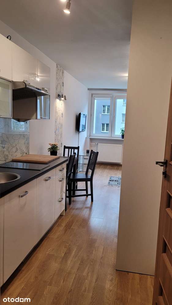 Kawalerka 20 m² | Metro Świętokrzyska 100 m | Bagno 5 | Bezpośrednio