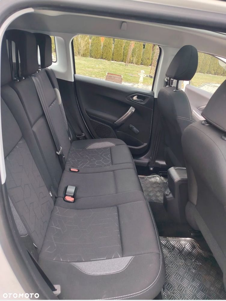 Peugeot 2008 - 6