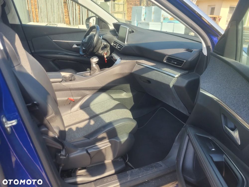 Peugeot 3008 PureTech 130 Stop & Start GPF Allure - 21