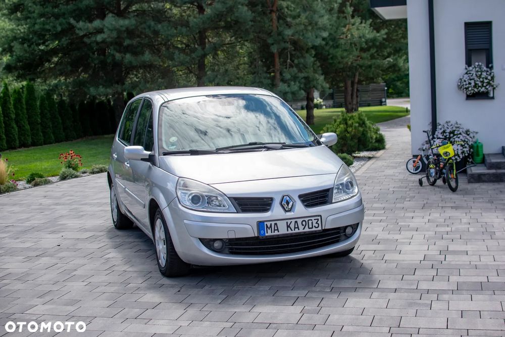 Renault Scenic - 1