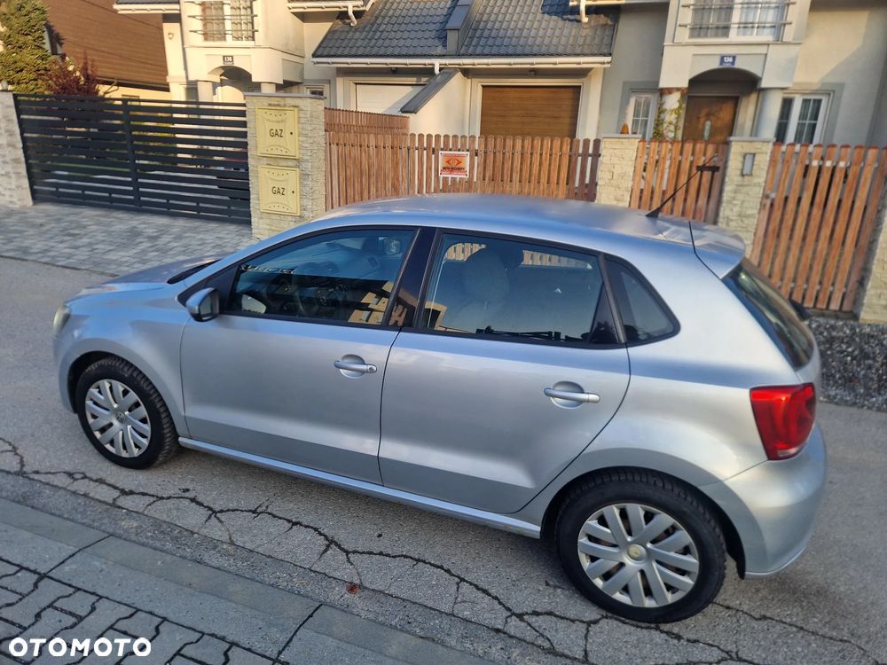 Volkswagen Polo 2011 photo 2
