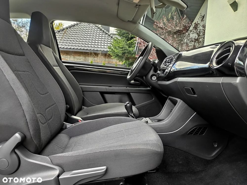 Volkswagen up! 1.0 high - 10