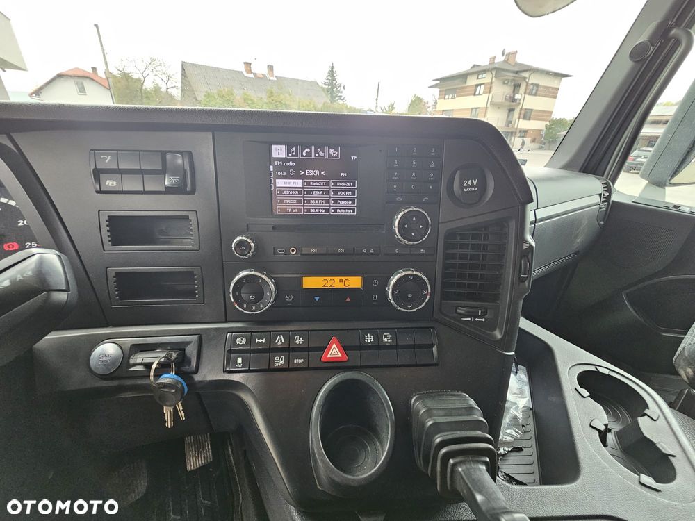 Mercedes-Benz Arocs - 12