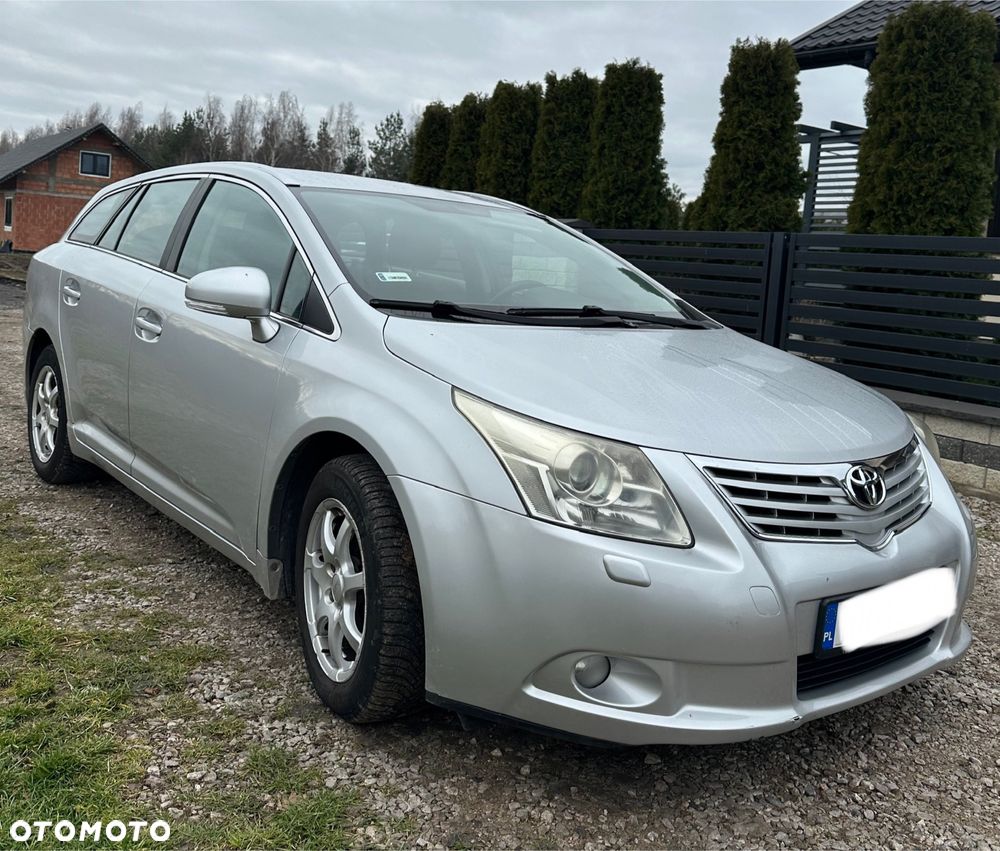 Toyota Avensis - 2