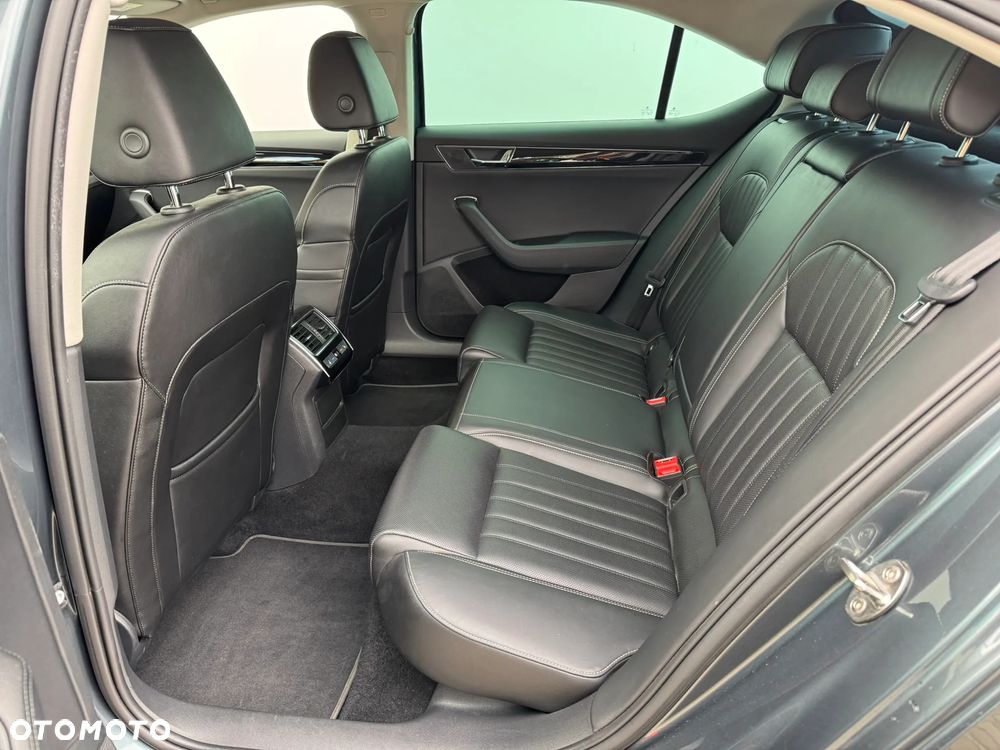 Skoda Superb 2.0 TDI SCR L&K DSG - 9