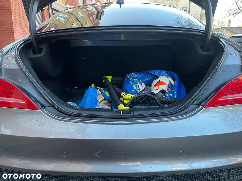 Mercedes-Benz CLA 250 7G-DCT - 12