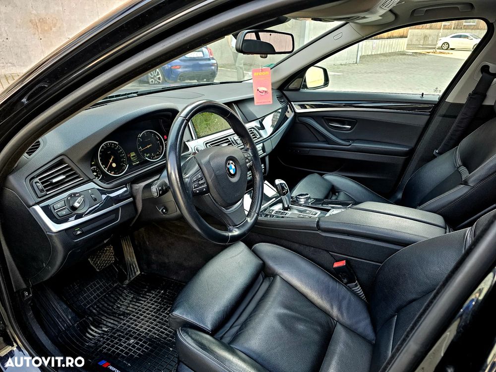 BMW Seria 5 525d xDrive - 23