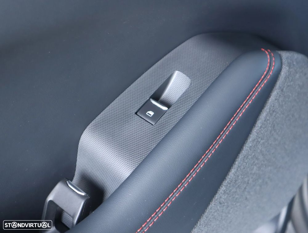 Ford Mustang Mach-E AWD PREMIUM - 25