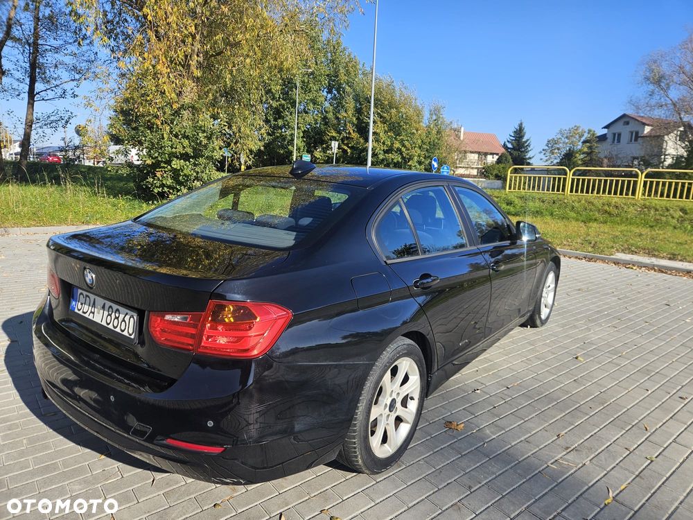 BMW Seria 3 318d - 9