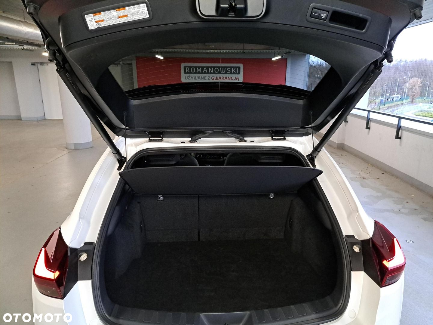Lexus UX - 10