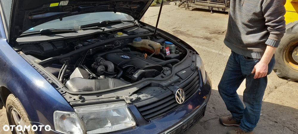 VW PASSAT B5 zderzak przedni - 9
