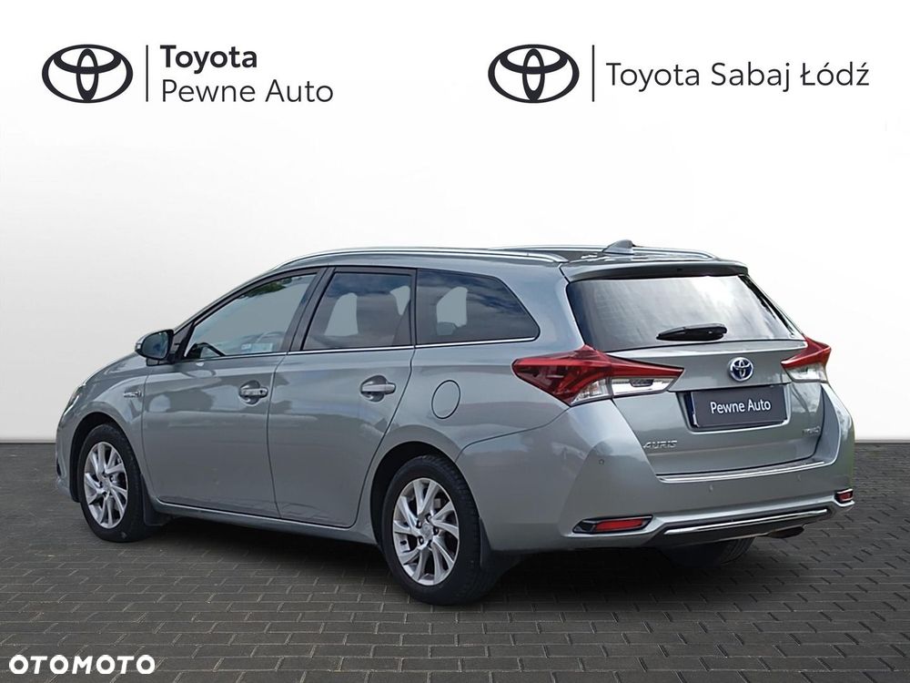 Toyota Auris Hybrid 135 Premium - 3