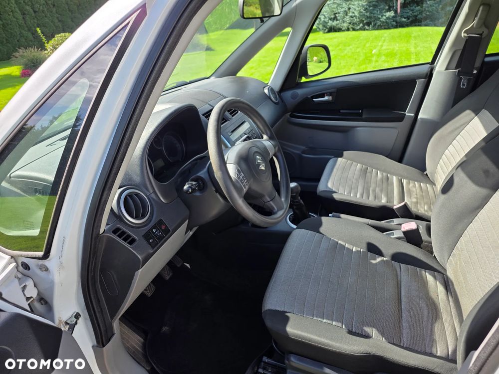 Suzuki SX4 1.5 Comfort - 15