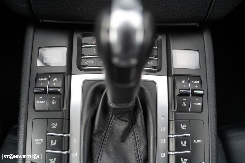 Porsche Macan S - 30