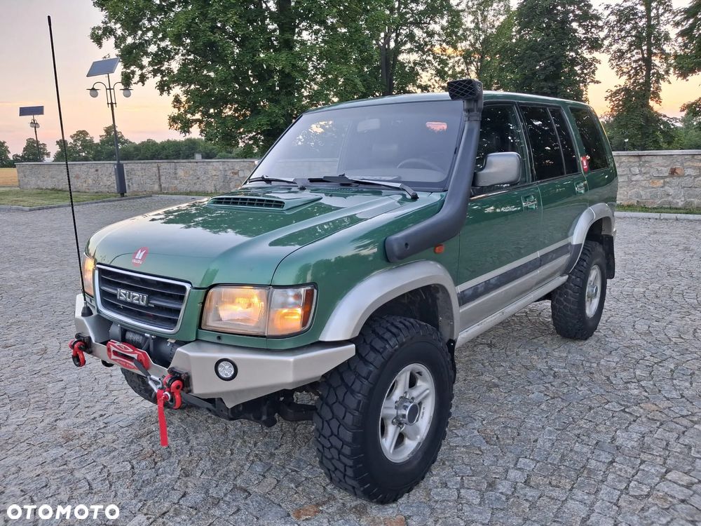 Isuzu Trooper - 1