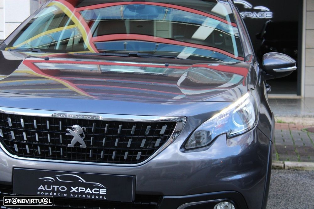 Peugeot 2008 1.2 PureTech Allure - 8