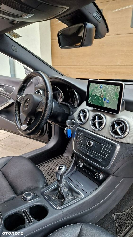 Mercedes-Benz CLA - 27