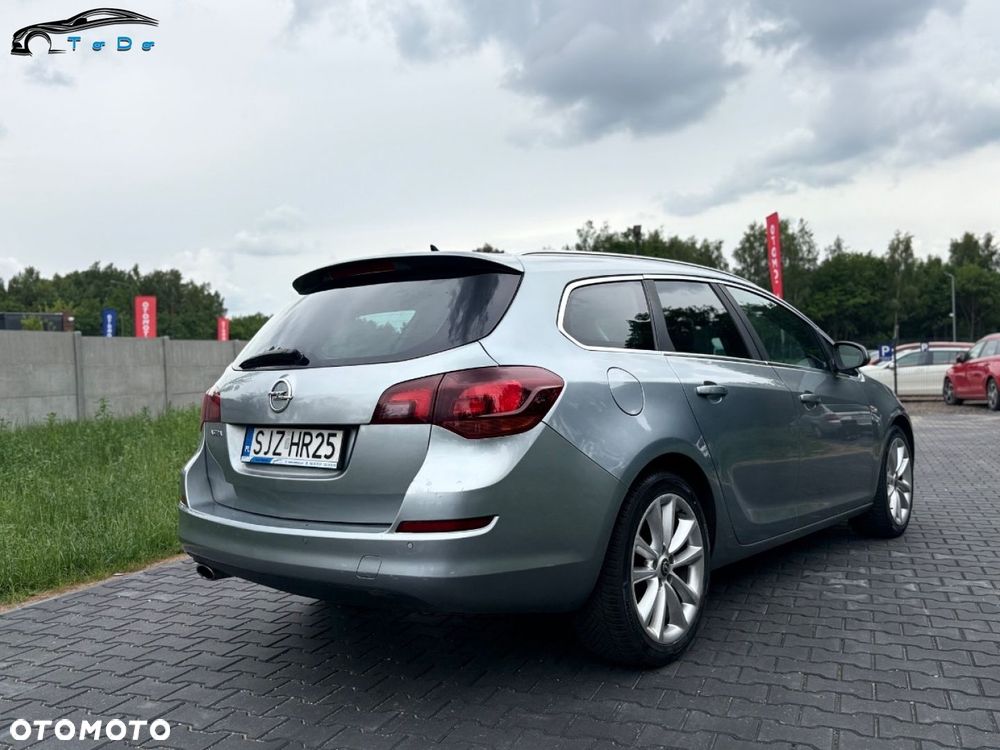 Opel Astra 2.0 CDTI Cosmo - 10