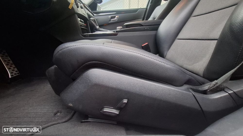 Mercedes-Benz E 200 CDI DPF BlueEFFICIENCY Auto Avantgarde - 25