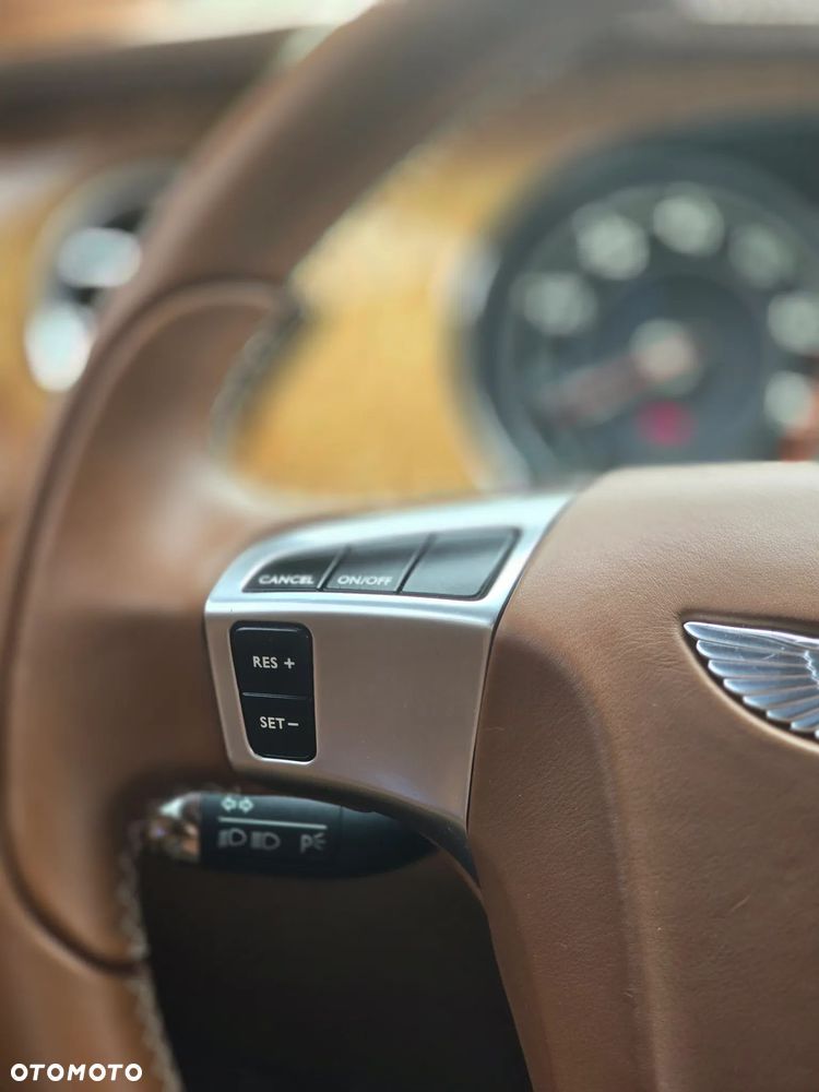 Bentley Continental GT V8 - 16